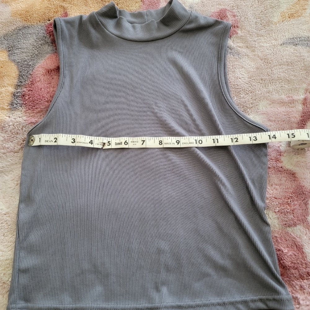 🥳 Mock Neck Ribbed Knit Tank Top - Picture 5 of 8